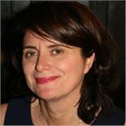 Sono una guida turistica che lavora da anni con turisti francofoni e credo di aver acquisito esperienza per impartire lezioni in lingua francese